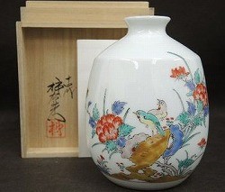 十四代酒井田柿右衛門 花瓶を買い取った実績 - 茶道具の買取・売却はいわの美術